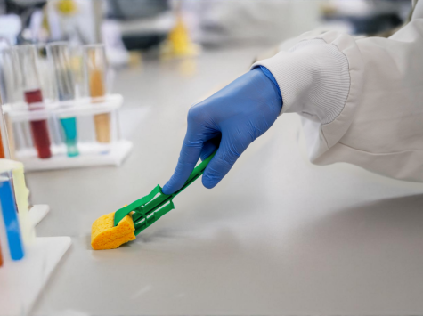 Mango rígido para acceder a lugares de difícil acceso.